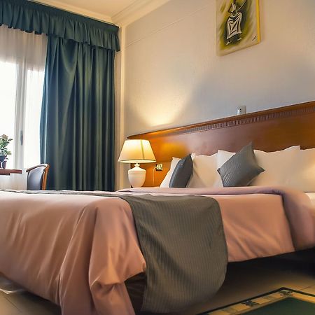 Hotel Splendid 瓦加杜古 外观 照片