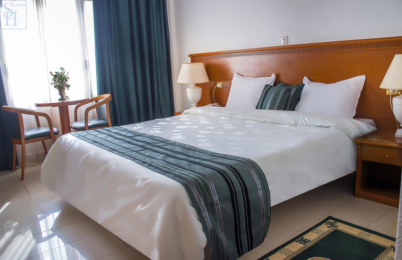 Hotel Splendid 瓦加杜古 外观 照片