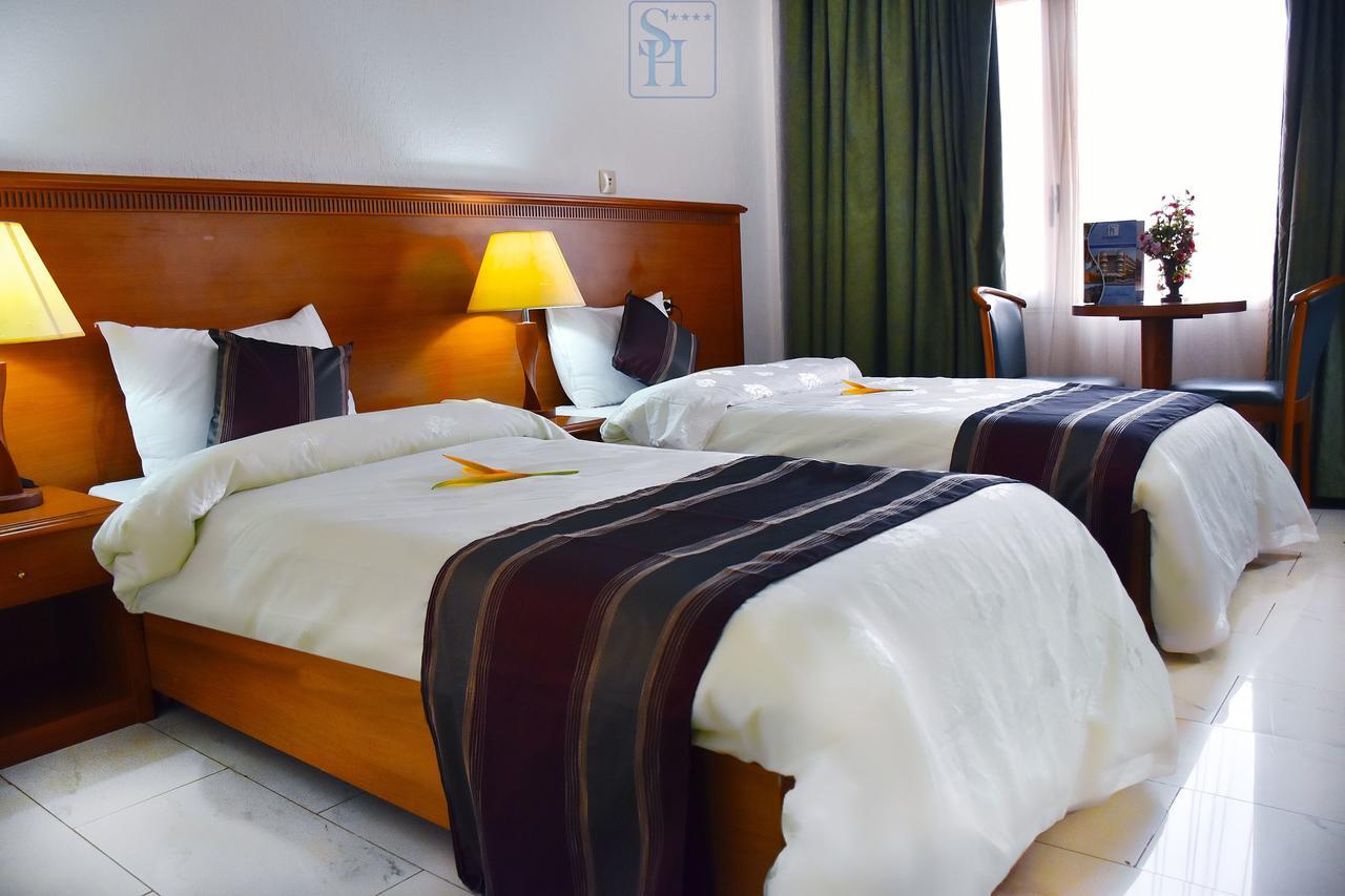 Hotel Splendid 瓦加杜古 外观 照片