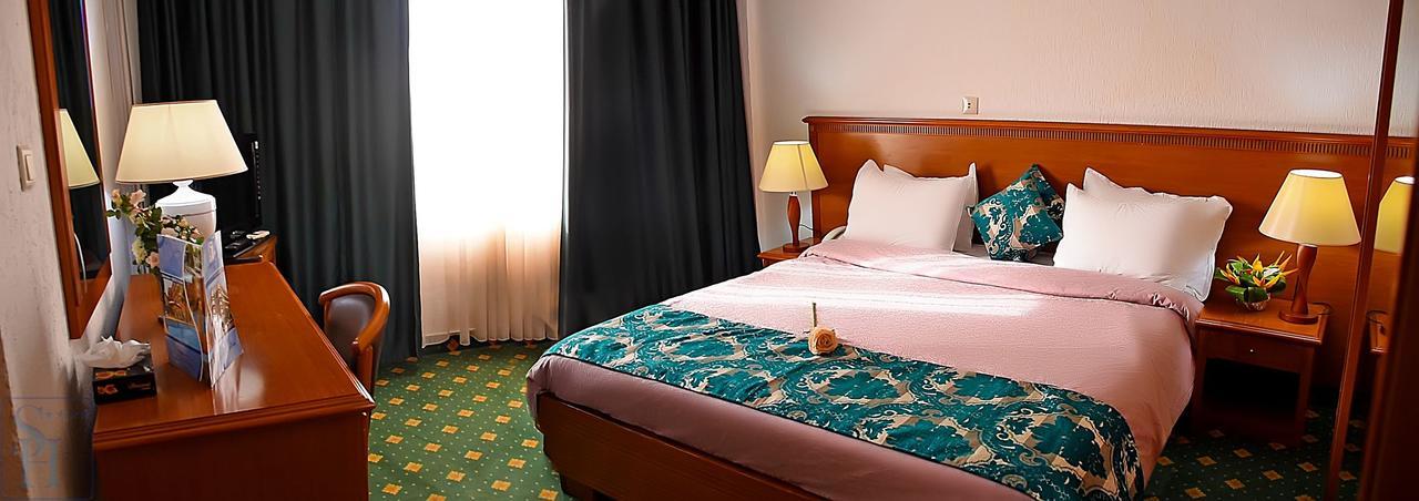 Hotel Splendid 瓦加杜古 外观 照片